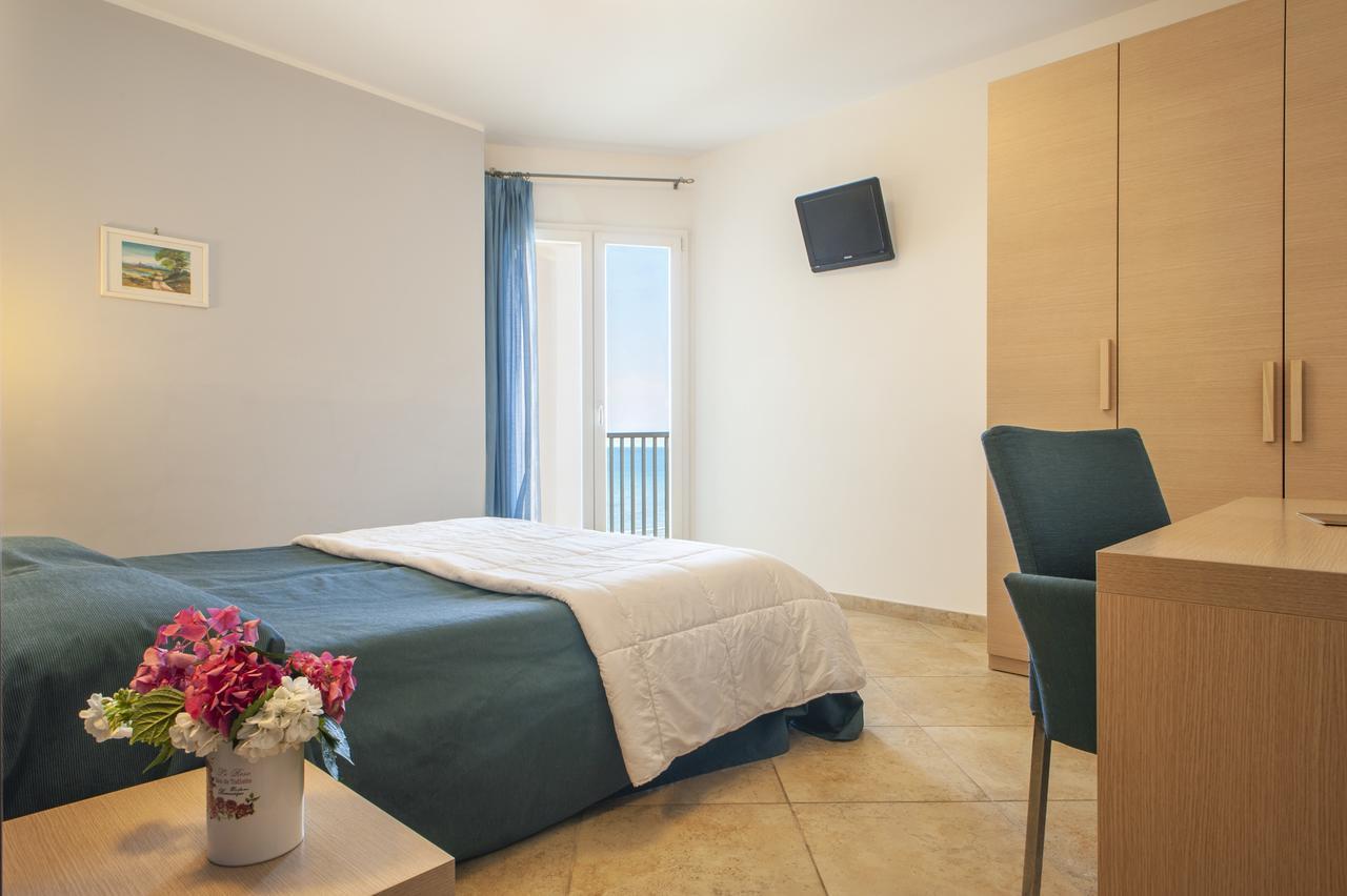 Residence Villa Lo Scoglietto San Vincenzo Luaran gambar