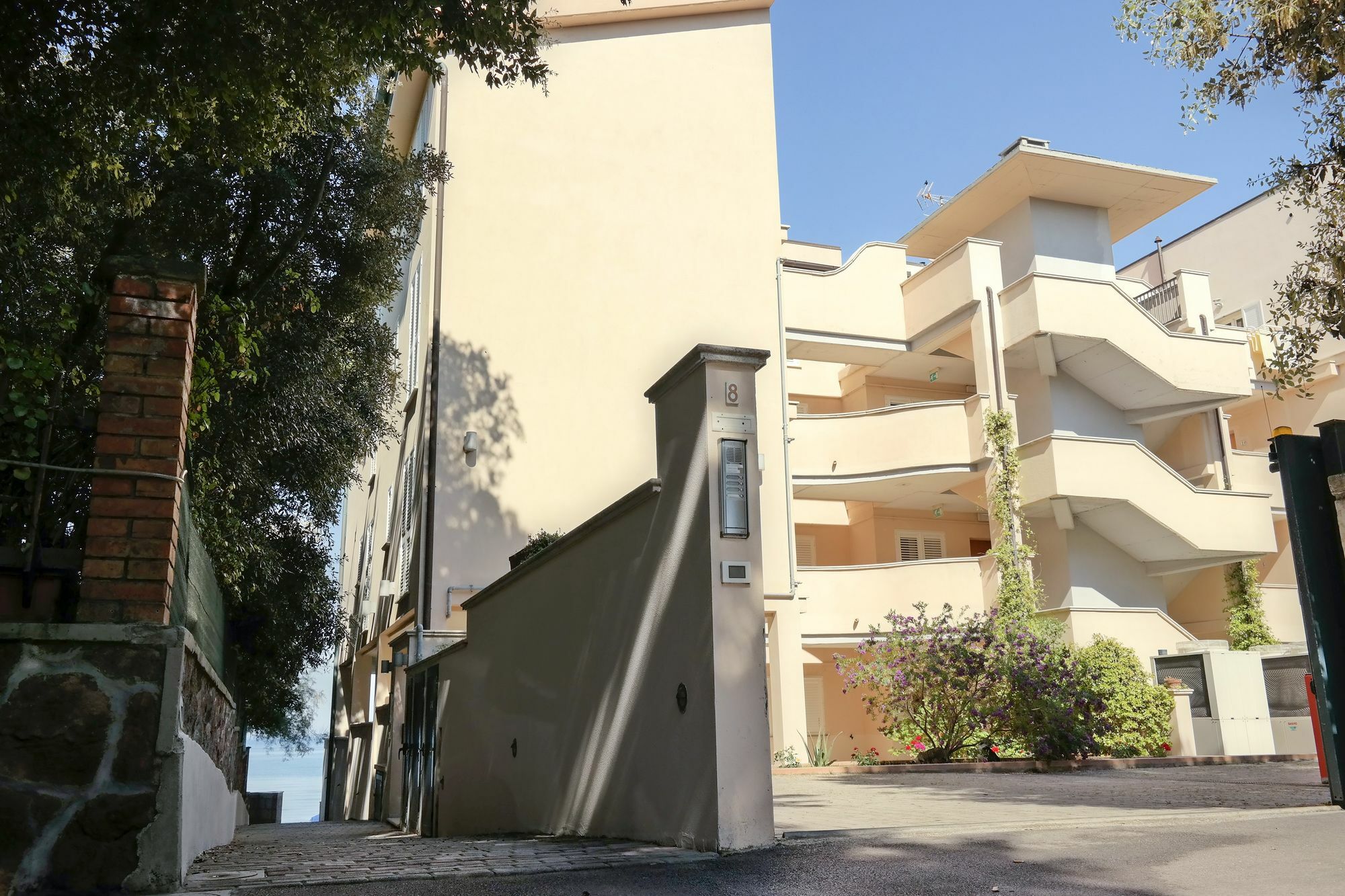 Residence Villa Lo Scoglietto San Vincenzo Luaran gambar
